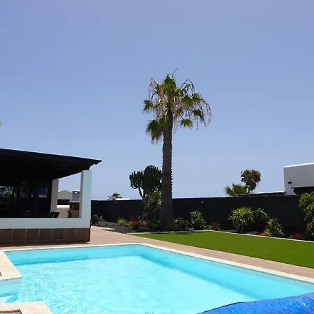 Vila Endearing Lanzarote Dorada 3 Bedrooms Private Pool Sun Terrace Hot Tub