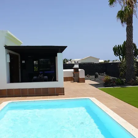 Endearing Lanzarote Dorada 3 Bedrooms Private Pool Sun Terrace Hot Tub Playa Blanca